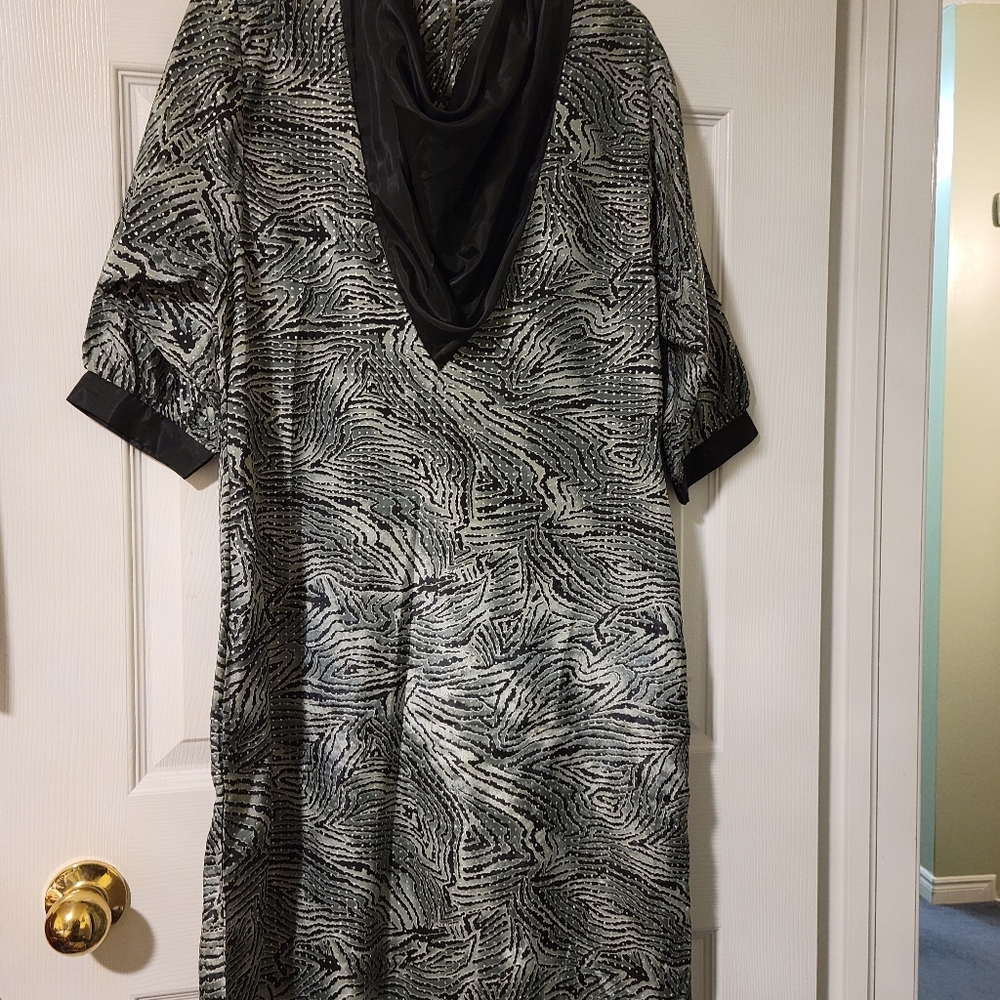 Evening dress with silver sparkles